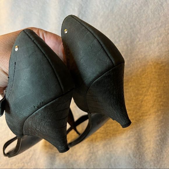 Vintage Cacharel Sandals T-Strap Heels Kitten Heel leather black green 5 - Picture 5 of 14